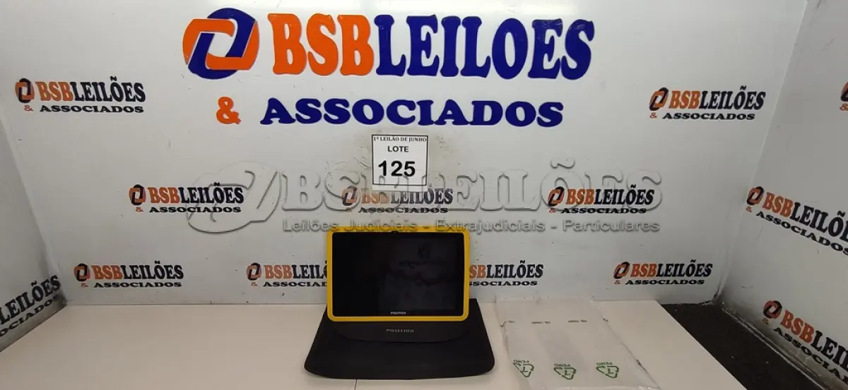 LOTE 125 - 01 TABLET SEM FONTE COM CASE MARCA POSITIVO. (NO ESTADO) ATENÇÃO! FAZER A VISITAÇÃO ANTES DE ARREMATAR, NÃO SABEMOS SE FUNCIONA, LEILÃO NÃO TEM GARANTIA E NEM DEVOLUÇÃO, SUJEITO A POSSÍVEIS AVARIAS VISÍVEIS/OCULTAS E/OU AUSÊNCIA DE COMPONENTES.