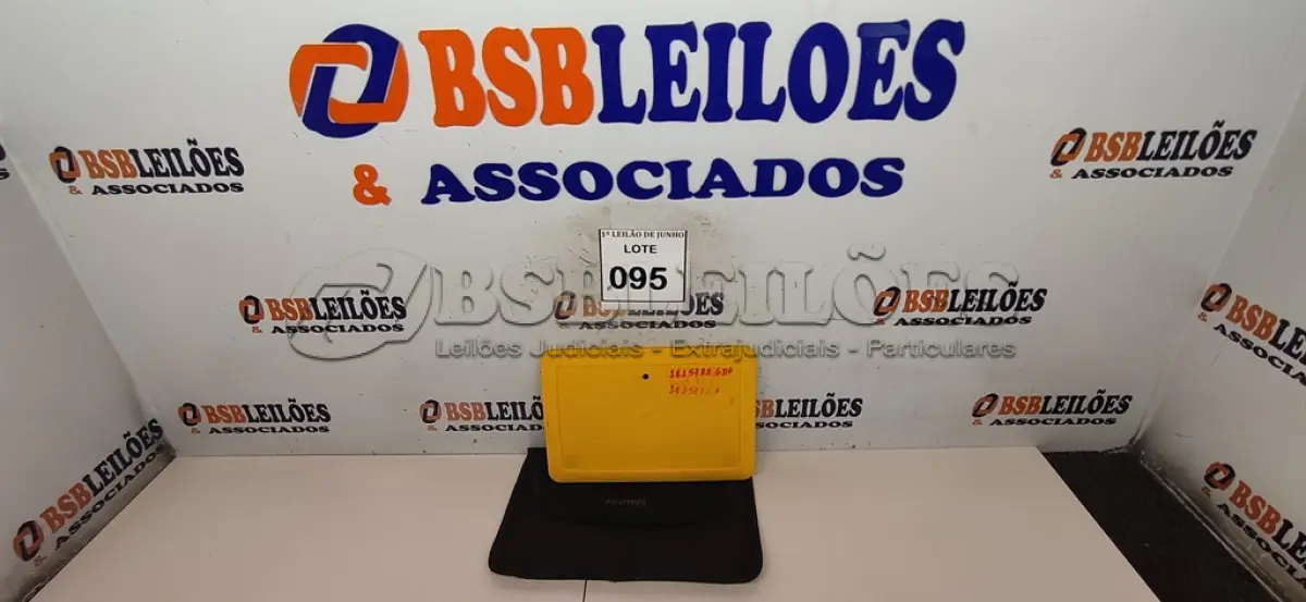 LOTE 095 - 01 TABLET SEM FONTE COM CASE MARCA POSITIVO. (NO ESTADO) ATENÇÃO! FAZER A VISITAÇÃO ANTES DE ARREMATAR, NÃO SABEMOS SE FUNCIONA, LEILÃO NÃO TEM GARANTIA E NEM DEVOLUÇÃO, SUJEITO A POSSÍVEIS AVARIAS VISÍVEIS/OCULTAS E/OU AUSÊNCIA DE COMPONENTES.