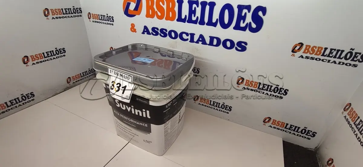 LOTE 331 - 01 BALDE DE TINTA SUVINIL INTERIORES FOSCOS 18L NA COR FOSCO BRANCO. VENCIMENTO 10/2027 (NOVO) (NO ESTADO) ATENÇÃO! FAZER A VISITAÇÃO ANTES DE ARREMATAR, NÃO SABEMOS SE FUNCIONA. LEILÃO NÃO TEM GARANTIA E NEM DEVOLUÇÃO, SUJEITO A POSSÍVEIS AVARIAS VISÍVEIS/OCULTAS E/OU AUSÊNCIA DE COMPONENTES.