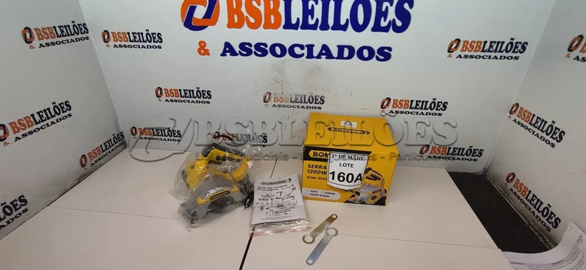 LOTE 160 - SERRA MÁRMORE 1200W 220V 12000RPM  (NOVO) (NO ESTADO) ATENÇÃO! FAZER A VISITAÇÃO ANTES DE ARREMATAR, NÃO SABEMOS SE FUNCIONA. LEILÃO NÃO TEM GARANTIA E NEM DEVOLUÇÃO, SUJEITO A POSSÍVEIS AVARIAS VISÍVEIS/OCULTAS E/OU AUSÊNCIA DE COMPONENTES.