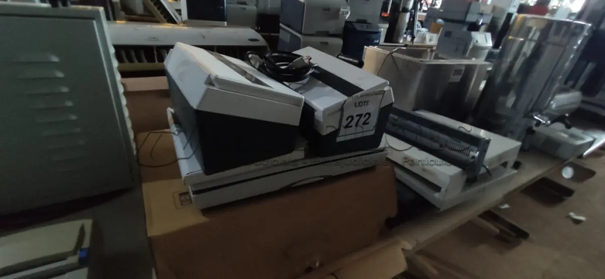 LOTE 272 - 04 SCANNERS SENDO 02 A4 FLATBED MARCA KODAK E 02 SCANNERS DA MARCA AVISION. (NO ESTADO) ATENÇÃO! FAZER A VISITAÇÃO ANTES DE ARREMATAR, NÃO SABEMOS SE FUNCIONA, LEILÃO NÃO TEM GARANTIA E NEM DEVOLUÇÃO, SUJEITO A POSSÍVEIS AVARIAS VISÍVEIS/OCULTAS E/OU AUSÊNCIA DE COMPONENTES.