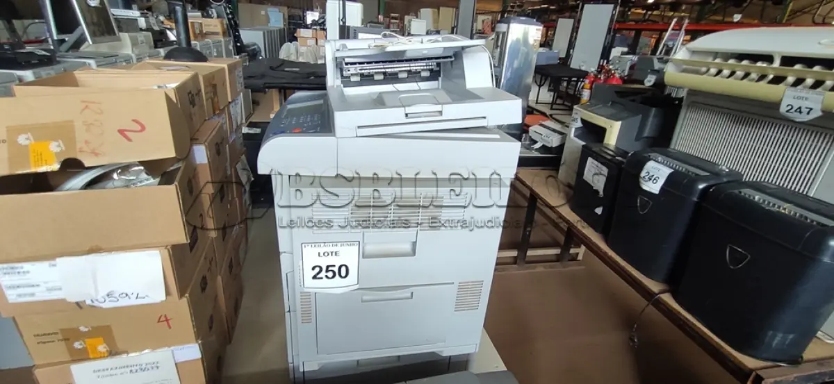 LOTE 250 - 01 IMPRESSORA MULTIFUNCIONAL 6555NX MARCA SAMSUNG. (NO ESTADO) ATENÇÃO! FAZER A VISITAÇÃO ANTES DE ARREMATAR, NÃO SABEMOS SE FUNCIONA, LEILÃO NÃO TEM GARANTIA E NEM DEVOLUÇÃO, SUJEITO A POSSÍVEIS AVARIAS VISÍVEIS/OCULTAS E/OU AUSÊNCIA DE COMPONENTES.