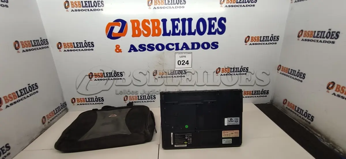 LOTE 024 - 01 NOTEBOOK SEM FONTE COM CASE MARCA DATEN. ATENÇÃO! FAZER A VISITAÇÃO ANTES DE ARREMATAR, NÃO SABEMOS SE FUNCIONA, LEILÃO NÃO TEM GARANTIA E NEM DEVOLUÇÃO, SUJEITO A POSSÍVEIS AVARIAS VISÍVEIS/OCULTAS E/OU AUSÊNCIA DE COMPONENTES.