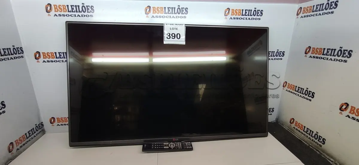LOTE 390 - 01 TV 42’’ MARCA LG COM CONTROLE E 02 CAIXAS DE SOM COM AVARIAS. (NO ESTADO) ATENÇÃO! FAZER A VISITAÇÃO ANTES DE ARREMATAR, NÃO SABEMOS SE FUNCIONA. LEILÃO NÃO TEM GARANTIA E NEM DEVOLUÇÃO, SUJEITO A POSSÍVEIS AVARIAS VISÍVEIS/OCULTAS E/OU AUSÊNCIA DE COMPONENTES.