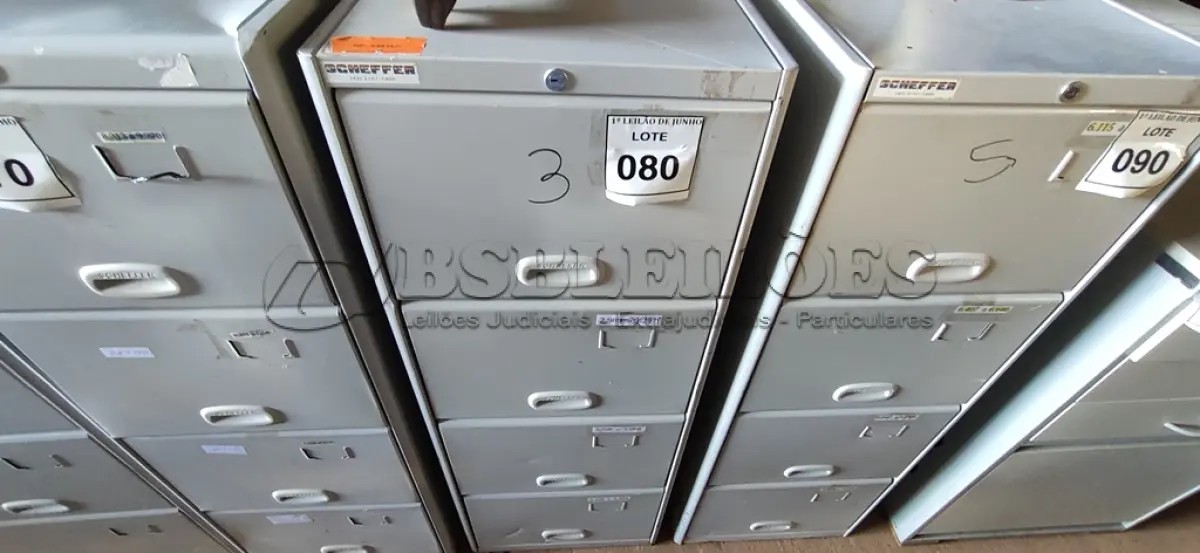LOTE 080 - 01 ARQUIVO DE AÇO 04 GAVETAS. (NO ESTADO) ATENÇÃO! FAZER A VISITAÇÃO ANTES DE ARREMATAR, NÃO SABEMOS SE FUNCIONA, LEILÃO NÃO TEM GARANTIA E NEM DEVOLUÇÃO, SUJEITO A POSSÍVEIS AVARIAS VISÍVEIS/OCULTAS E/OU AUSÊNCIA DE COMPONENTES.