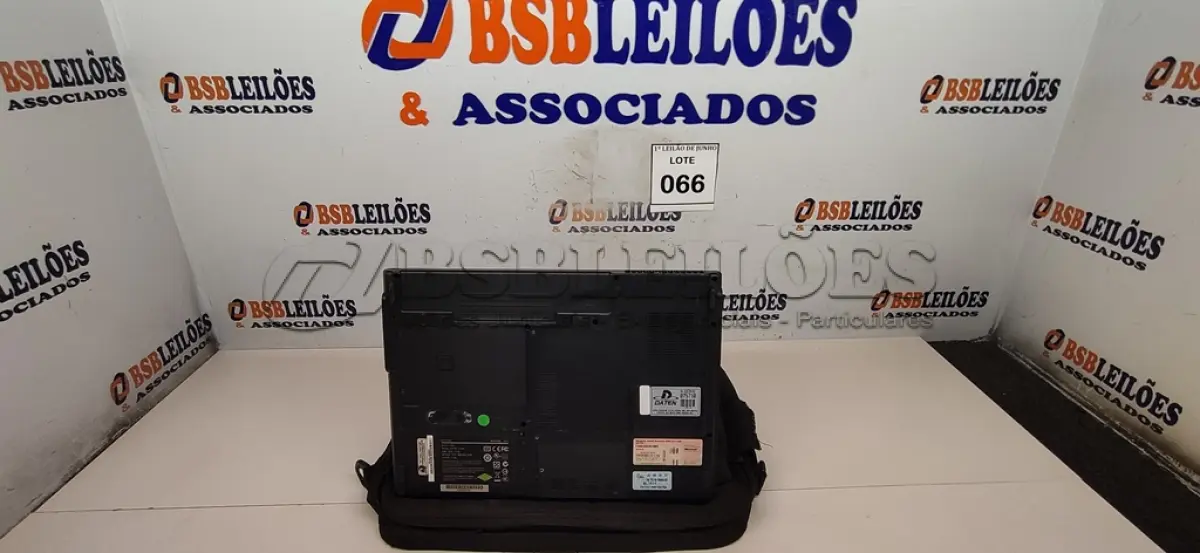 LOTE 066 - 01 NOTEBOOK MODELO FT02 19V MARCA DATEN SEM CARREGADOR COM CASE. (NO ESTADO) ATENÇÃO! FAZER A VISITAÇÃO ANTES DE ARREMATAR, NÃO SABEMOS SE FUNCIONA, LEILÃO NÃO TEM GARANTIA E NEM DEVOLUÇÃO, SUJEITO A POSSÍVEIS AVARIAS VISÍVEIS/OCULTAS E/OU AUSÊNCIA DE COMPONENTES.