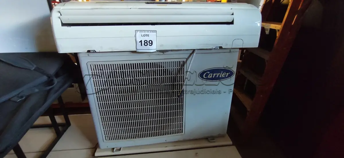 LOTE 189 - 01 AR CONDICIONADO MODELO SPRINGER MARCA CARRIER. (NO ESTADO) ATENÇÃO! FAZER A VISITAÇÃO ANTES DE ARREMATAR, NÃO SABEMOS SE FUNCIONA, LEILÃO NÃO TEM GARANTIA E NEM DEVOLUÇÃO, SUJEITO A POSSÍVEIS AVARIAS VISÍVEIS/OCULTAS E/OU AUSÊNCIA DE COMPONENTES.