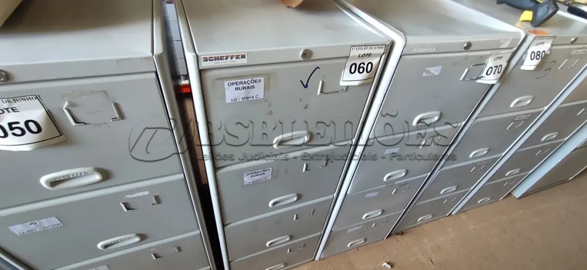 LOTE 060 - 01 ARQUIVO DE AÇO 04 GAVETAS. (NO ESTADO) ATENÇÃO! FAZER A VISITAÇÃO ANTES DE ARREMATAR, NÃO SABEMOS SE FUNCIONA, LEILÃO NÃO TEM GARANTIA E NEM DEVOLUÇÃO, SUJEITO A POSSÍVEIS AVARIAS VISÍVEIS/OCULTAS E/OU AUSÊNCIA DE COMPONENTES.