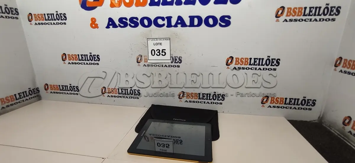 LOTE 035 - 01 TABLET SEM FONTE COM CASE MARCA POSITIVO. ATENÇÃO! FAZER A VISITAÇÃO ANTES DE ARREMATAR, NÃO SABEMOS SE FUNCIONA, LEILÃO NÃO TEM GARANTIA E NEM DEVOLUÇÃO, SUJEITO A POSSÍVEIS AVARIAS VISÍVEIS/OCULTAS E/OU AUSÊNCIA DE COMPONENTES.