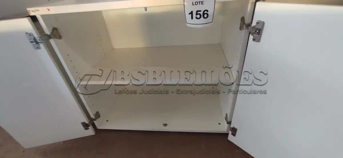LOTE 156 - 01 ARMÁRIO DE ARQUIVO E 01 ARMÁRIO BAIXO. (NO ESTADO) ATENÇÃO! FAZER A VISITAÇÃO ANTES DE ARREMATAR, NÃO SABEMOS SE FUNCIONA, LEILÃO NÃO TEM GARANTIA E NEM DEVOLUÇÃO, SUJEITO A POSSÍVEIS AVARIAS VISÍVEIS/OCULTAS E/OU AUSÊNCIA DE COMPONENTES.