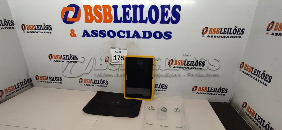 LOTE 175 - 01 TABLET SEM FONTE COM CASE MARCA POSITIVO. (NO ESTADO) ATENÇÃO! FAZER A VISITAÇÃO ANTES DE ARREMATAR, NÃO SABEMOS SE FUNCIONA, LEILÃO NÃO TEM GARANTIA E NEM DEVOLUÇÃO, SUJEITO A POSSÍVEIS AVARIAS VISÍVEIS/OCULTAS E/OU AUSÊNCIA DE COMPONENTES.