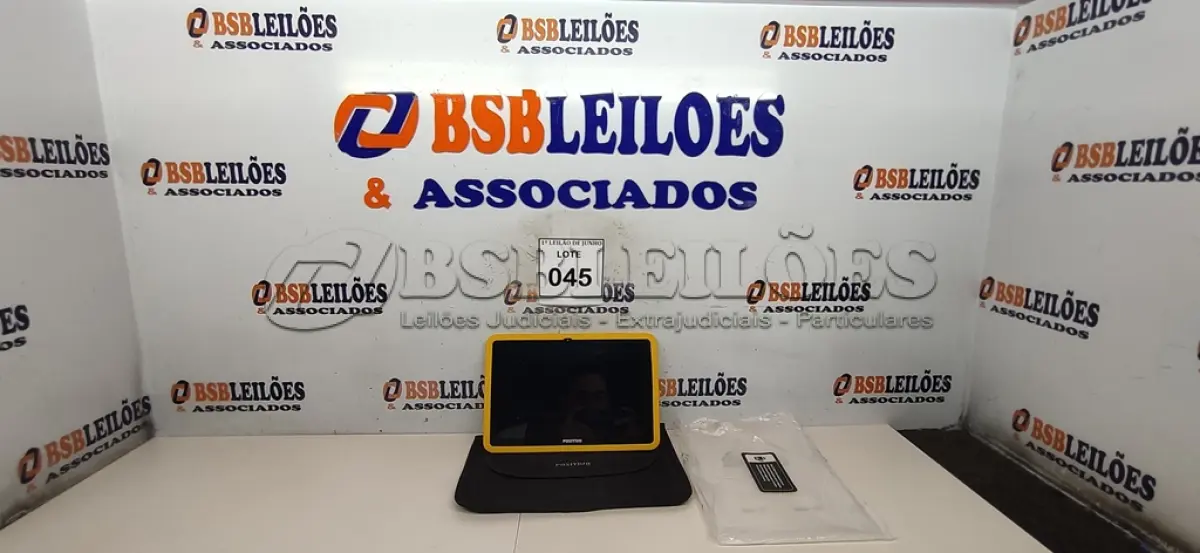 LOTE 045 - 01 TABLET SEM FONTE COM CASE MARCA POSITIVO. (NO ESTADO) ATENÇÃO! FAZER A VISITAÇÃO ANTES DE ARREMATAR, NÃO SABEMOS SE FUNCIONA, LEILÃO NÃO TEM GARANTIA E NEM DEVOLUÇÃO, SUJEITO A POSSÍVEIS AVARIAS VISÍVEIS/OCULTAS E/OU AUSÊNCIA DE COMPONENTES.
