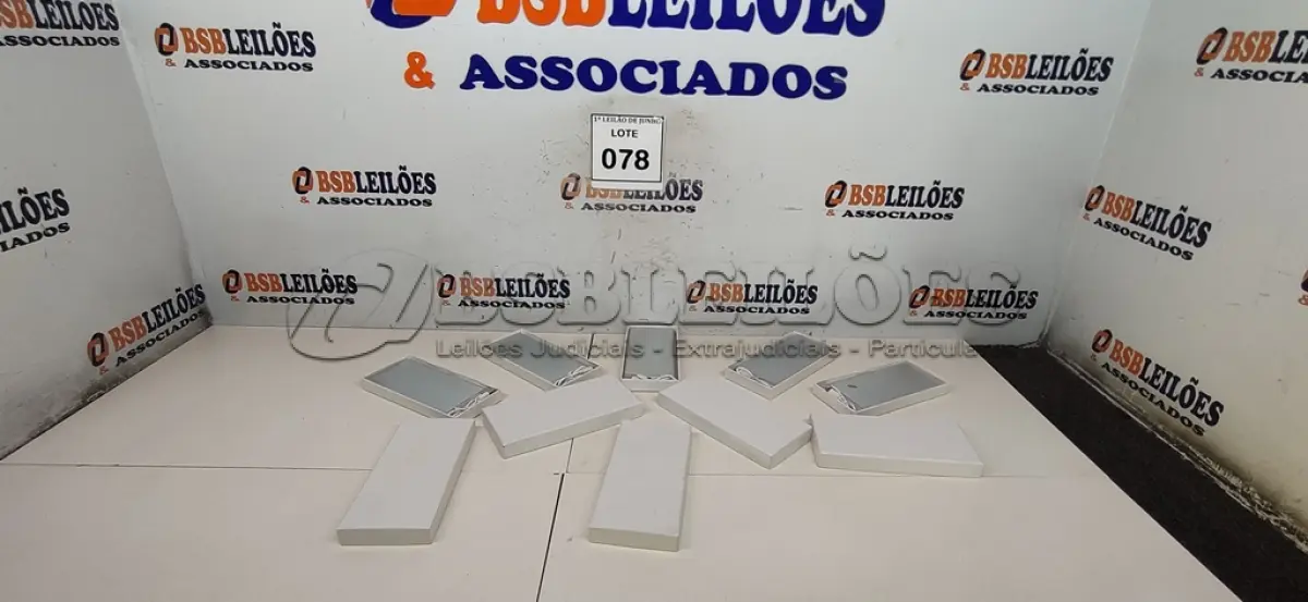 LOTE 078 - 05 BATERIAS METÁLICAS. (NO ESTADO) ATENÇÃO! FAZER A VISITAÇÃO ANTES DE ARREMATAR, NÃO SABEMOS SE FUNCIONA, LEILÃO NÃO TEM GARANTIA E NEM DEVOLUÇÃO, SUJEITO A POSSÍVEIS AVARIAS VISÍVEIS/OCULTAS E/OU AUSÊNCIA DE COMPONENTES.