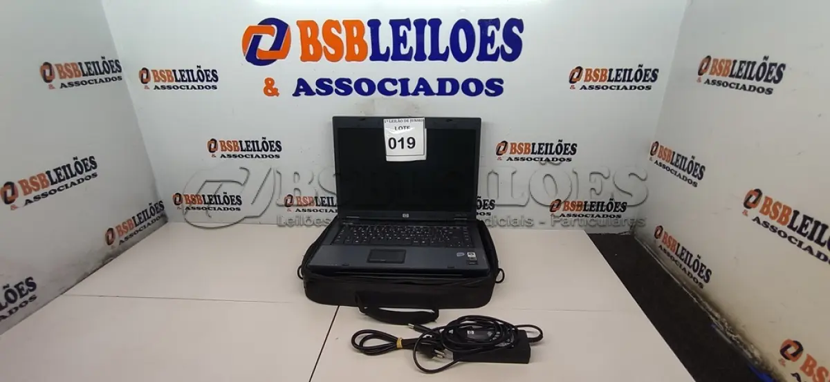 LOTE 019 - 01 NOTEBOOK COMPAQ 6710B MARCA HP COM FONTE SEM BATERIA COM CASE. (NO ESTADO) ATENÇÃO! FAZER A VISITAÇÃO ANTES DE ARREMATAR, NÃO SABEMOS SE FUNCIONA, LEILÃO NÃO TEM GARANTIA E NEM DEVOLUÇÃO, SUJEITO A POSSÍVEIS AVARIAS VISÍVEIS/OCULTAS E/OU AUSÊNCIA DE COMPONENTES.