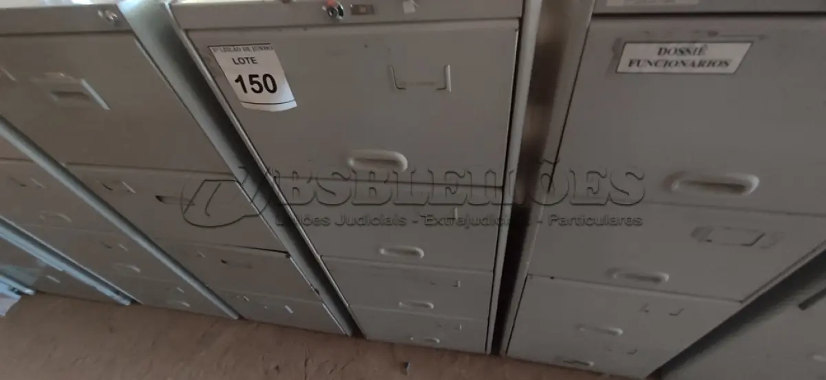 LOTE 150 - 01 ARQUIVO DE AÇO 04 GAVETAS. (NO ESTADO) ATENÇÃO! FAZER A VISITAÇÃO ANTES DE ARREMATAR, NÃO SABEMOS SE FUNCIONA, LEILÃO NÃO TEM GARANTIA E NEM DEVOLUÇÃO, SUJEITO A POSSÍVEIS AVARIAS VISÍVEIS/OCULTAS E/OU AUSÊNCIA DE COMPONENTES.