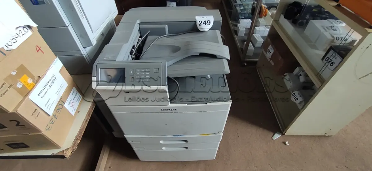 LOTE 249 - 01 IMPRESSORA MULTIFUNCIONAL COLORIDA C950DE MARCA LEXMARK. (NO ESTADO) ATENÇÃO! FAZER A VISITAÇÃO ANTES DE ARREMATAR, NÃO SABEMOS SE FUNCIONA, LEILÃO NÃO TEM GARANTIA E NEM DEVOLUÇÃO, SUJEITO A POSSÍVEIS AVARIAS VISÍVEIS/OCULTAS E/OU AUSÊNCIA DE COMPONENTES.
