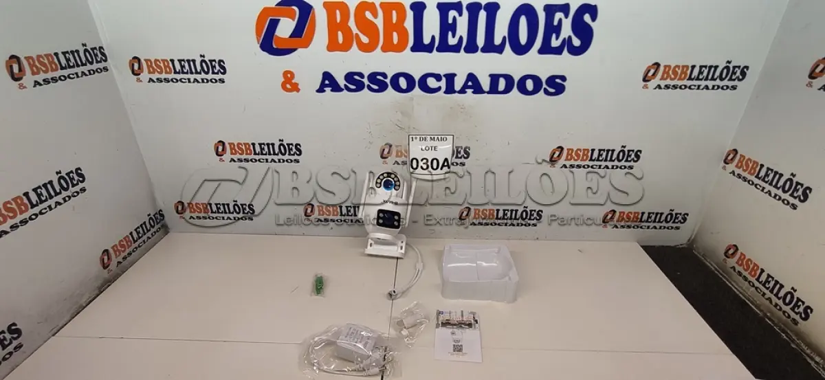 LOTE 030 - 01 CÂMERA DUPLA IP WIFI INTELIGENTE EXTERNA APPS YOOSEE ALTO FALANTE MICROFONE GIRA 360GRAUS COM LEDES BRANCO FOTOSSENSÍVEL 1080P   (NOVO) (NO ESTADO) ATENÇÃO! FAZER A VISITAÇÃO ANTES DE ARREMATAR, NÃO SABEMOS SE FUNCIONA. LEILÃO NÃO TEM GARANTIA E NEM DEVOLUÇÃO, SUJEITO A POSSÍVEIS AVARIAS VISÍVEIS/OCULTAS E/OU AUSÊNCIA DE COMPONENTES.