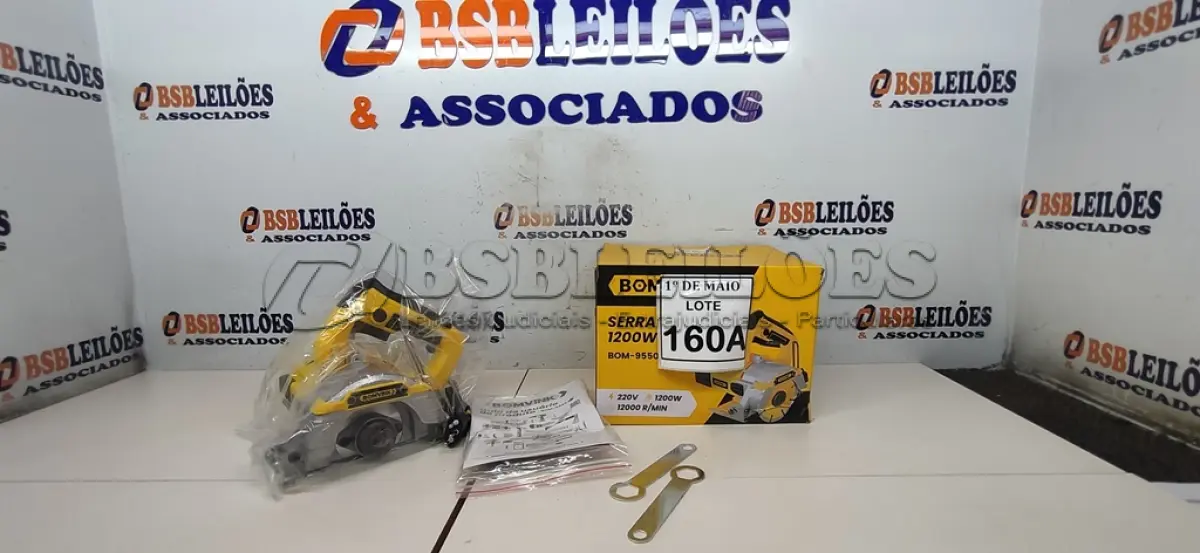 LOTE 160 - SERRA MÁRMORE 1200W 220V 12000RPM  (NOVO) (NO ESTADO) ATENÇÃO! FAZER A VISITAÇÃO ANTES DE ARREMATAR, NÃO SABEMOS SE FUNCIONA. LEILÃO NÃO TEM GARANTIA E NEM DEVOLUÇÃO, SUJEITO A POSSÍVEIS AVARIAS VISÍVEIS/OCULTAS E/OU AUSÊNCIA DE COMPONENTES.