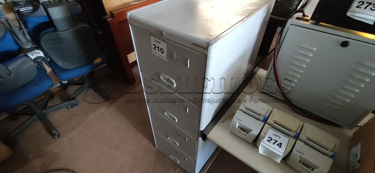 LOTE 210 - 01 ARQUIVO DE AÇO 04 GAVETAS. (NO ESTADO) ATENÇÃO! FAZER A VISITAÇÃO ANTES DE ARREMATAR, NÃO SABEMOS SE FUNCIONA, LEILÃO NÃO TEM GARANTIA E NEM DEVOLUÇÃO, SUJEITO A POSSÍVEIS AVARIAS VISÍVEIS/OCULTAS E/OU AUSÊNCIA DE COMPONENTES.