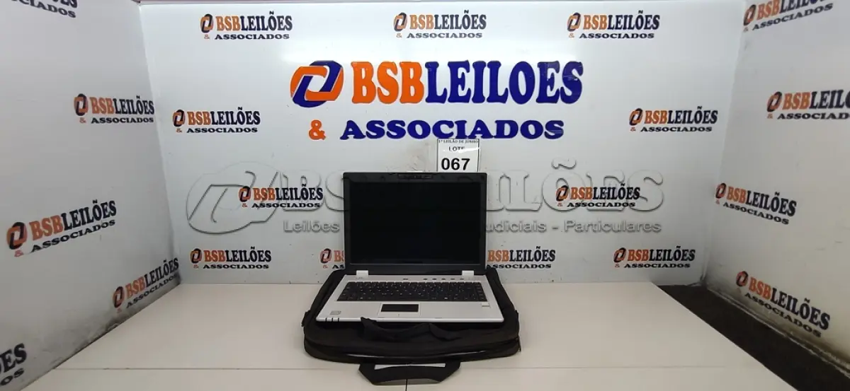 LOTE 067 - 01 NOTEBOOK MODELO FT00 19V MARCA DATEN SEM CARREGADOR COM CASE. (NO ESTADO) ATENÇÃO! FAZER A VISITAÇÃO ANTES DE ARREMATAR, NÃO SABEMOS SE FUNCIONA, LEILÃO NÃO TEM GARANTIA E NEM DEVOLUÇÃO, SUJEITO A POSSÍVEIS AVARIAS VISÍVEIS/OCULTAS E/OU AUSÊNCIA DE COMPONENTES.