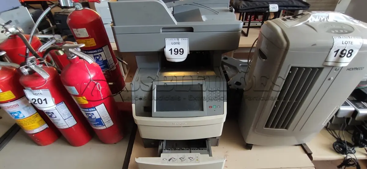 LOTE 199 - 01 IMPRESSORA MULTIFUNCIONAL MODELO X656DE MARCA LEXMARK. (NO ESTADO) ATENÇÃO! FAZER A VISITAÇÃO ANTES DE ARREMATAR, NÃO SABEMOS SE FUNCIONA, LEILÃO NÃO TEM GARANTIA E NEM DEVOLUÇÃO, SUJEITO A POSSÍVEIS AVARIAS VISÍVEIS/OCULTAS E/OU AUSÊNCIA DE COMPONENTES.