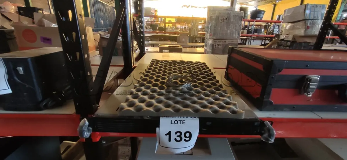 LOTE 139 - 01 SERVIDOR PARA COMPUTADOR. (NO ESTADO) ATENÇÃO! FAZER A VISITAÇÃO ANTES DE ARREMATAR, NÃO SABEMOS SE FUNCIONA, LEILÃO NÃO TEM GARANTIA E NEM DEVOLUÇÃO, SUJEITO A POSSÍVEIS AVARIAS VISÍVEIS/OCULTAS E/OU AUSÊNCIA DE COMPONENTES.