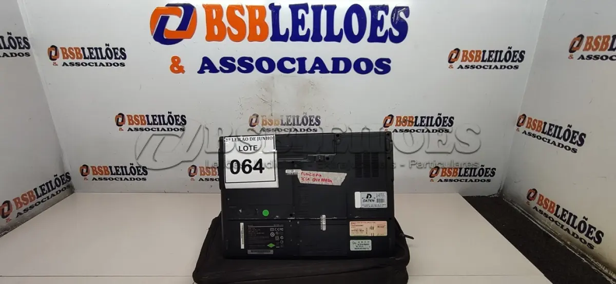 LOTE 064 - 01 NOTEBOOK MODELO FT02 19V MARCA DATEN SEM CARREGADOR COM CASE. (NO ESTADO) ATENÇÃO! FAZER A VISITAÇÃO ANTES DE ARREMATAR, NÃO SABEMOS SE FUNCIONA, LEILÃO NÃO TEM GARANTIA E NEM DEVOLUÇÃO, SUJEITO A POSSÍVEIS AVARIAS VISÍVEIS/OCULTAS E/OU AUSÊNCIA DE COMPONENTES.