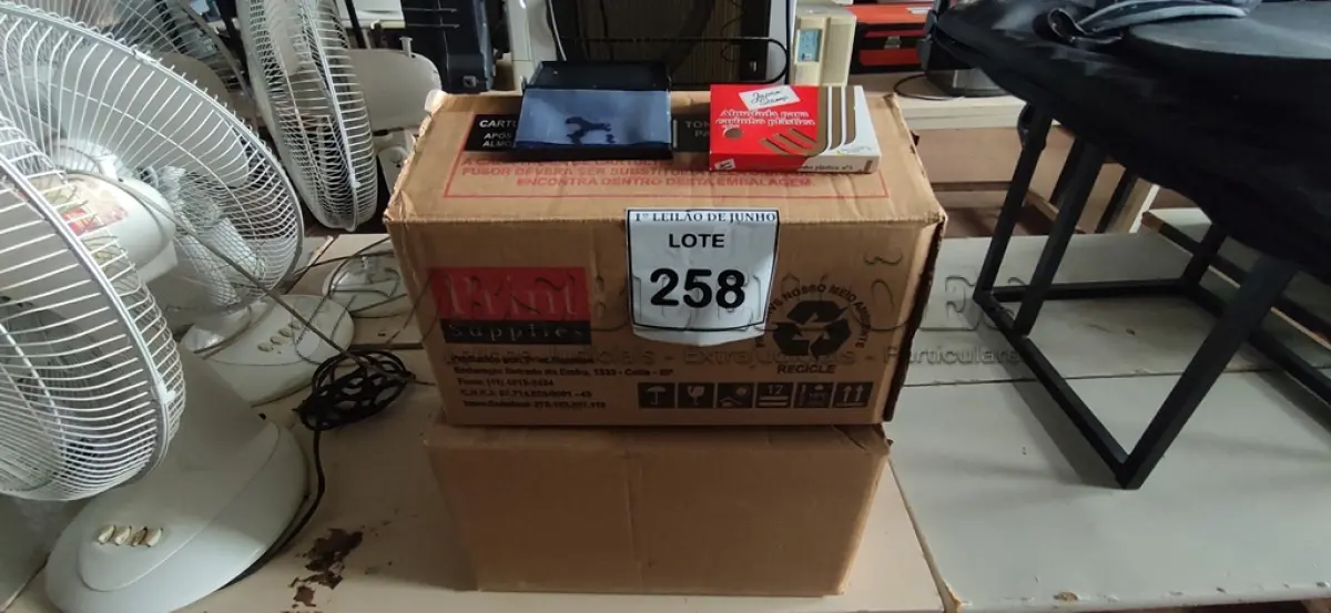 LOTE 258 - 01 LOTE COM GRANDE QUANTIDADE DE ALMOFADA PARA CARIMBO PLÁSTICA. (NO ESTADO) ATENÇÃO! FAZER A VISITAÇÃO ANTES DE ARREMATAR, NÃO SABEMOS SE FUNCIONA, LEILÃO NÃO TEM GARANTIA E NEM DEVOLUÇÃO, SUJEITO A POSSÍVEIS AVARIAS VISÍVEIS/OCULTAS E/OU AUSÊNCIA DE COMPONENTES.