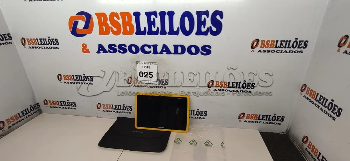 LOTE 025 - 01 TABLET SEM FONTE COM CASE MARCA POSITIVO. ATENÇÃO! FAZER A VISITAÇÃO ANTES DE ARREMATAR, NÃO SABEMOS SE FUNCIONA, LEILÃO NÃO TEM GARANTIA E NEM DEVOLUÇÃO, SUJEITO A POSSÍVEIS AVARIAS VISÍVEIS/OCULTAS E/OU AUSÊNCIA DE COMPONENTES.