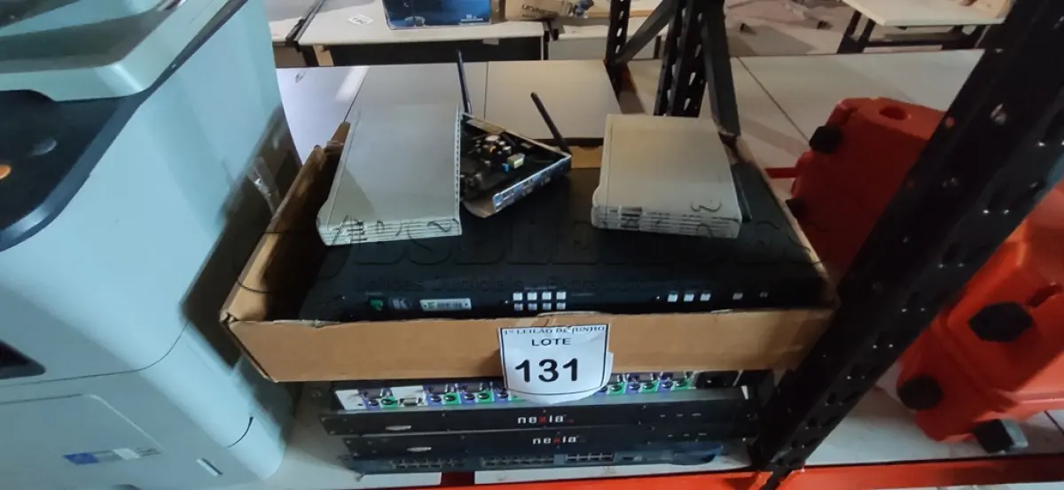 LOTE 131 - 01 LOTE COM 02 ROTEADORES, 01 COMPUTADOR DE MATRIZ DE VÍDEO E ÁUDIO, 01 SWITCH DE REDE, 02 PROCESSADORES DE SINAL ÁUDIO/ VÍDEO MARCA BIAMP NEXIA VC E 01 SWITCH HP. (NO ESTADO) ATENÇÃO! FAZER A VISITAÇÃO ANTES DE ARREMATAR, NÃO SABEMOS SE FUNCIONA, LEILÃO NÃO TEM GARANTIA E NEM DEVOLUÇÃO, SUJEITO A POSSÍVEIS AVARIAS VISÍVEIS/OCULTAS E/OU AUSÊNCIA DE COMPONENTES.