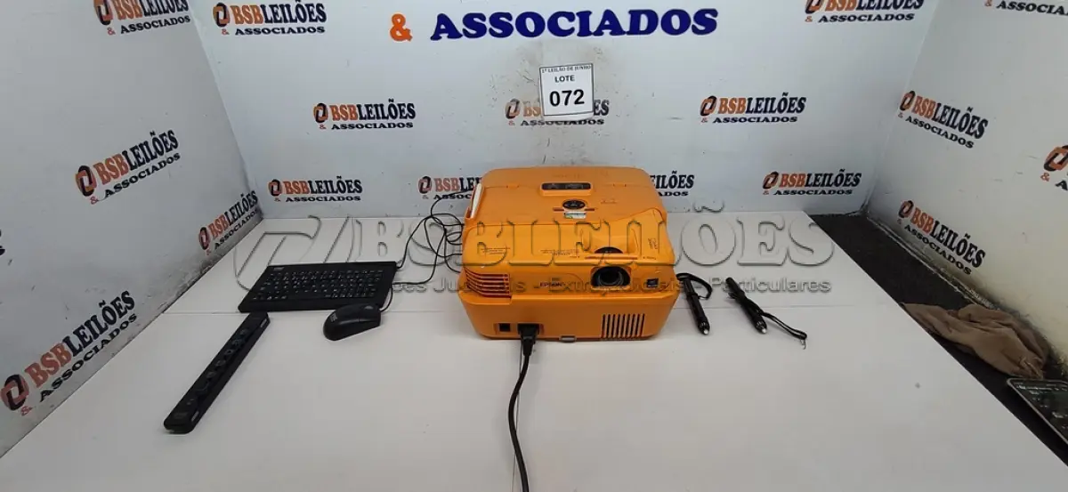 LOTE 072 - 01 COMPUTADOR INTERATIVO MODELO PC-3500I BIVOLT MARCA URMET DARUMA. (NO ESTADO) ATENÇÃO! FAZER A VISITAÇÃO ANTES DE ARREMATAR, NÃO SABEMOS SE FUNCIONA, LEILÃO NÃO TEM GARANTIA E NEM DEVOLUÇÃO, SUJEITO A POSSÍVEIS AVARIAS VISÍVEIS/OCULTAS E/OU AUSÊNCIA DE COMPONENTES.