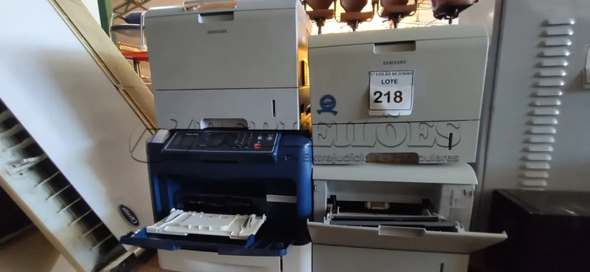 LOTE 218 - 04 IMPRESSORAS SENDO 02 ML-3561ND, 01 ML-4551ND MARCA SAMSUNG E 01 PHASER4600 MARCA XEROX. (NO ESTADO) ATENÇÃO! FAZER A VISITAÇÃO ANTES DE ARREMATAR, NÃO SABEMOS SE FUNCIONA, LEILÃO NÃO TEM GARANTIA E NEM DEVOLUÇÃO, SUJEITO A POSSÍVEIS AVARIAS VISÍVEIS/OCULTAS E/OU AUSÊNCIA DE COMPONENTES.