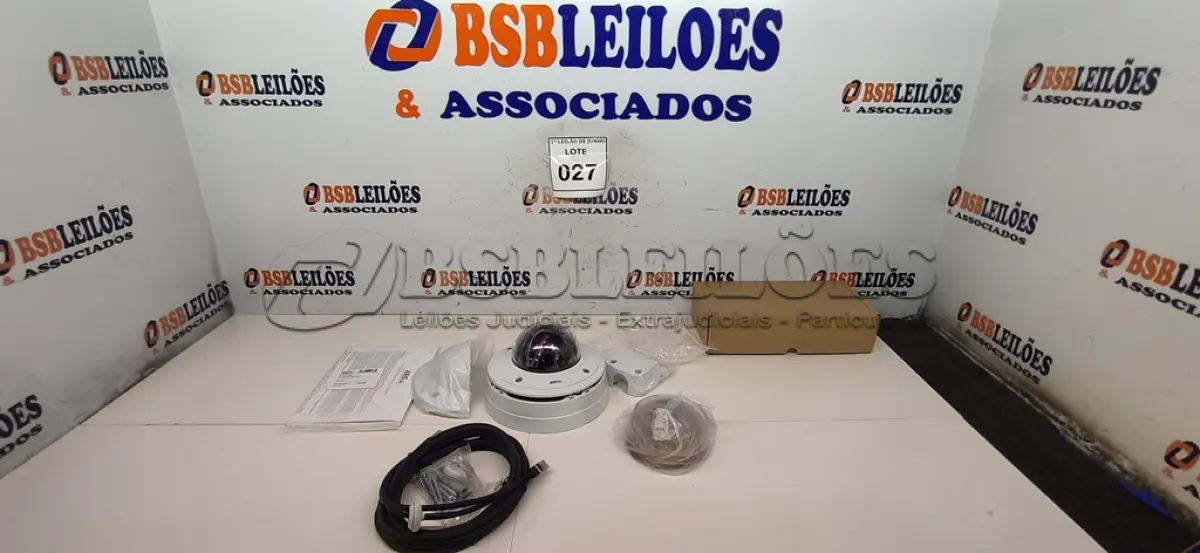 LOTE 027 - 01 CÂMERA DE SEGURANÇA DOME AXIS P3343-VE 12MM. (NO ESTADO) ATENÇÃO! FAZER A VISITAÇÃO ANTES DE ARREMATAR, NÃO SABEMOS SE FUNCIONA, LEILÃO NÃO TEM GARANTIA E NEM DEVOLUÇÃO, SUJEITO A POSSÍVEIS AVARIAS VISÍVEIS/OCULTAS E/OU AUSÊNCIA DE COMPONENTES.