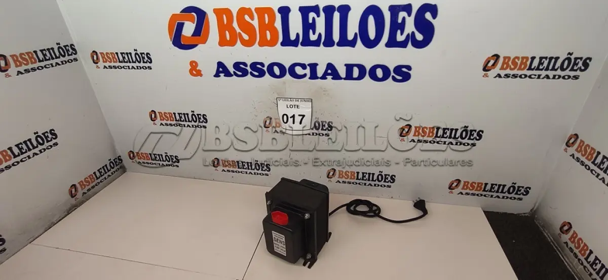 LOTE 017 - 01 TRANSFORMADOR ISOLADOR 120VCA SENS. (NO ESTADO) ATENÇÃO! FAZER A VISITAÇÃO ANTES DE ARREMATAR, NÃO SABEMOS SE FUNCIONA, LEILÃO NÃO TEM GARANTIA E NEM DEVOLUÇÃO, SUJEITO A POSSÍVEIS AVARIAS VISÍVEIS/OCULTAS E/OU AUSÊNCIA DE COMPONENTES.