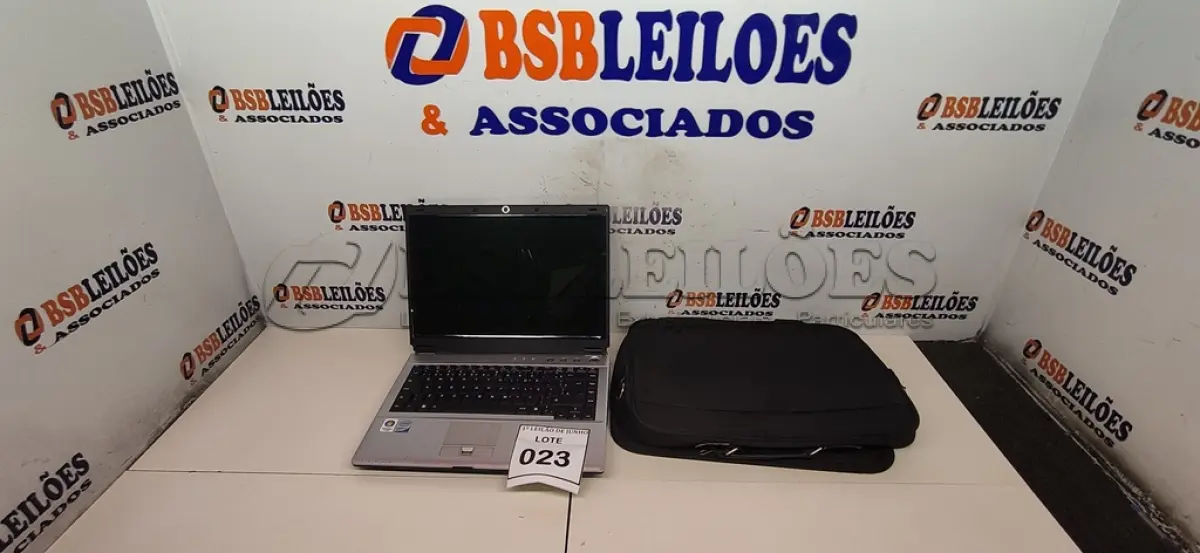 LOTE 023 - 01 NOTEBOOK SEM FONTE E SEM BATERIA COM CASE MARCA POSITIVO.  ATENÇÃO! FAZER A VISITAÇÃO ANTES DE ARREMATAR, NÃO SABEMOS SE FUNCIONA, LEILÃO NÃO TEM GARANTIA E NEM DEVOLUÇÃO, SUJEITO A POSSÍVEIS AVARIAS VISÍVEIS/OCULTAS E/OU AUSÊNCIA DE COMPONENTES.