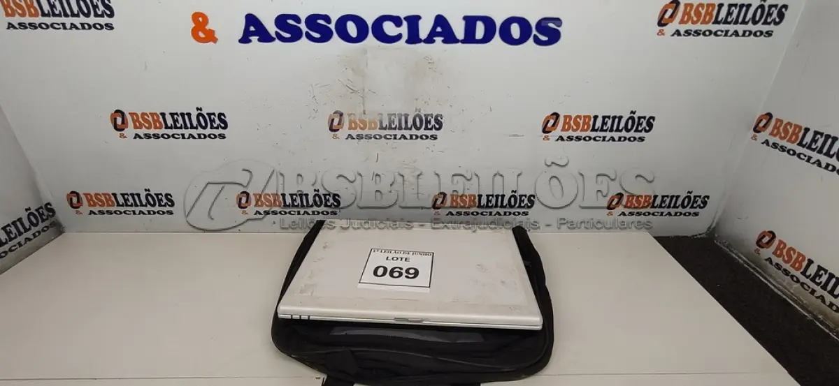 LOTE 069 - 01 NOTEBOOK MODELO FT02 19V MARCA DATEN SEM CARREGADOR COM CASE. (NO ESTADO) ATENÇÃO! FAZER A VISITAÇÃO ANTES DE ARREMATAR, NÃO SABEMOS SE FUNCIONA, LEILÃO NÃO TEM GARANTIA E NEM DEVOLUÇÃO, SUJEITO A POSSÍVEIS AVARIAS VISÍVEIS/OCULTAS E/OU AUSÊNCIA DE COMPONENTES.