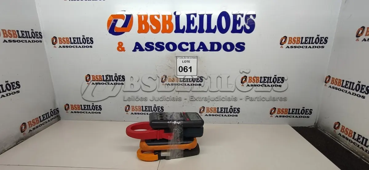 LOTE 061 - 05 MULTÍMETROS MODELOS DIVERSOS. (NO ESTADO) ATENÇÃO! FAZER A VISITAÇÃO ANTES DE ARREMATAR, NÃO SABEMOS SE FUNCIONA, LEILÃO NÃO TEM GARANTIA E NEM DEVOLUÇÃO, SUJEITO A POSSÍVEIS AVARIAS VISÍVEIS/OCULTAS E/OU AUSÊNCIA DE COMPONENTES.