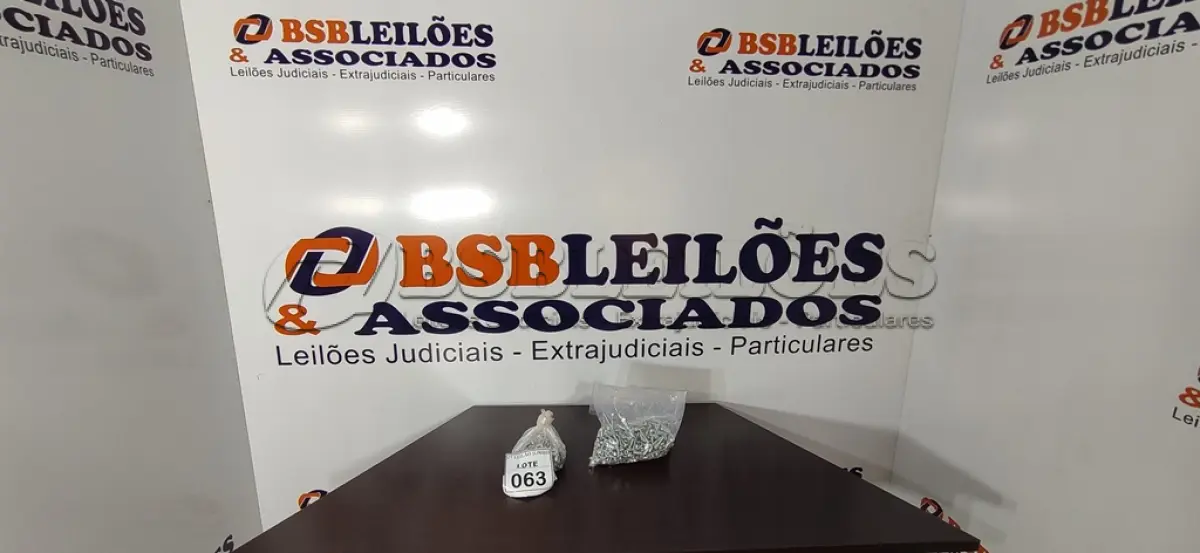 LOTE 063 - 01 LOTE COM GRANDE QUANTIDADE DE PARAFUSOS E PORCAS. (NO ESTADO) ATENÇÃO! FAZER A VISITAÇÃO ANTES DE ARREMATAR, NÃO SABEMOS SE FUNCIONA, LEILÃO NÃO TEM GARANTIA E NEM DEVOLUÇÃO, SUJEITO A POSSÍVEIS AVARIAS VISÍVEIS/OCULTAS E/OU AUSÊNCIA DE COMPONENTES.