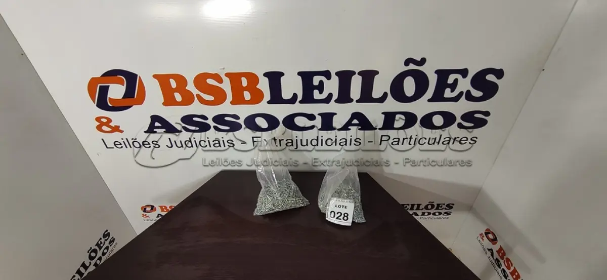 LOTE 028 - 01 LOTE COM GRANDE QUANTIDADE DE PARAFUSOS. (NO ESTADO) ATENÇÃO! FAZER A VISITAÇÃO ANTES DE ARREMATAR, NÃO SABEMOS SE FUNCIONA, LEILÃO NÃO TEM GARANTIA E NEM DEVOLUÇÃO, SUJEITO A POSSÍVEIS AVARIAS VISÍVEIS/OCULTAS E/OU AUSÊNCIA DE COMPONENTES.