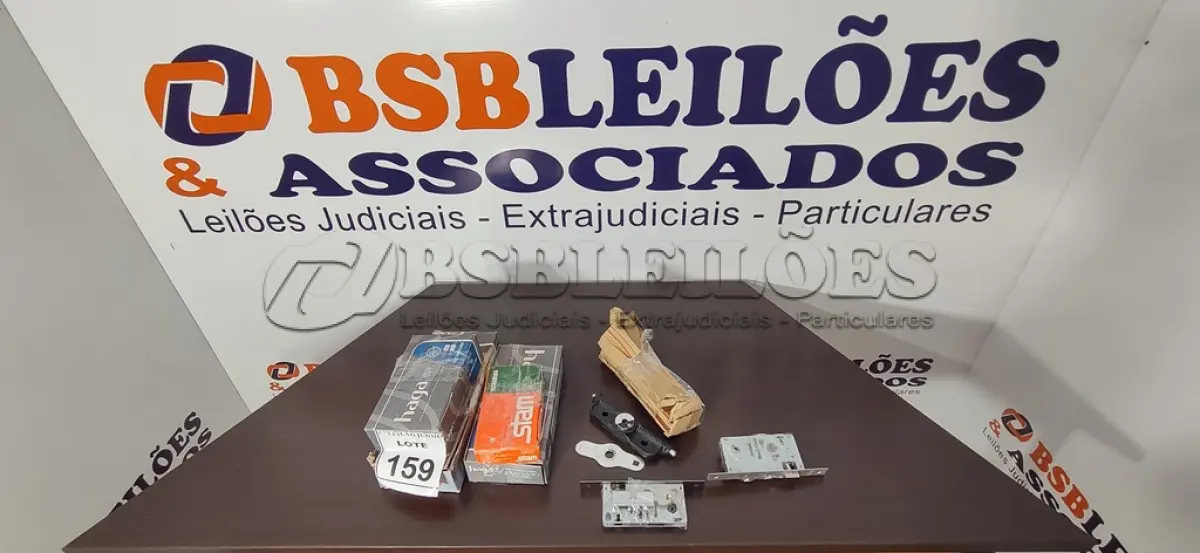 LOTE 159 - 07 FECHADURAS DE MODELOS DIVERSOS. (NO ESTADO) ATENÇÃO! FAZER A VISITAÇÃO ANTES DE ARREMATAR, NÃO SABEMOS SE FUNCIONA, LEILÃO NÃO TEM GARANTIA E NEM DEVOLUÇÃO, SUJEITO A POSSÍVEIS AVARIAS VISÍVEIS/OCULTAS E/OU AUSÊNCIA DE COMPONENTES.