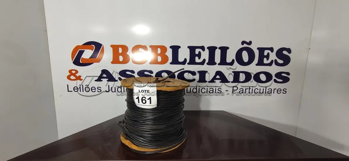 LOTE 161 - 01 ROLO DE FIO COAXIAL. (NO ESTADO) ATENÇÃO! FAZER A VISITAÇÃO ANTES DE ARREMATAR, NÃO SABEMOS SE FUNCIONA, LEILÃO NÃO TEM GARANTIA E NEM DEVOLUÇÃO, SUJEITO A POSSÍVEIS AVARIAS VISÍVEIS/OCULTAS E/OU AUSÊNCIA DE COMPONENTES.