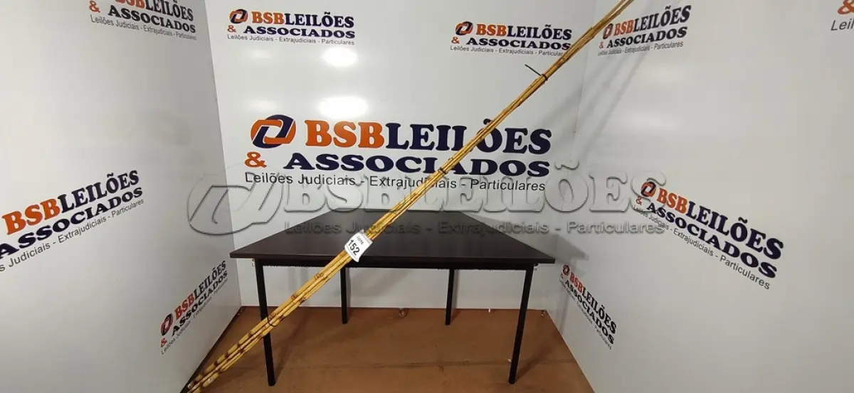 LOTE 152 - 05 VARAS DE BAMBU. (NO ESTADO) ATENÇÃO! FAZER A VISITAÇÃO ANTES DE ARREMATAR, NÃO SABEMOS SE FUNCIONA, LEILÃO NÃO TEM GARANTIA E NEM DEVOLUÇÃO, SUJEITO A POSSÍVEIS AVARIAS VISÍVEIS/OCULTAS E/OU AUSÊNCIA DE COMPONENTES.