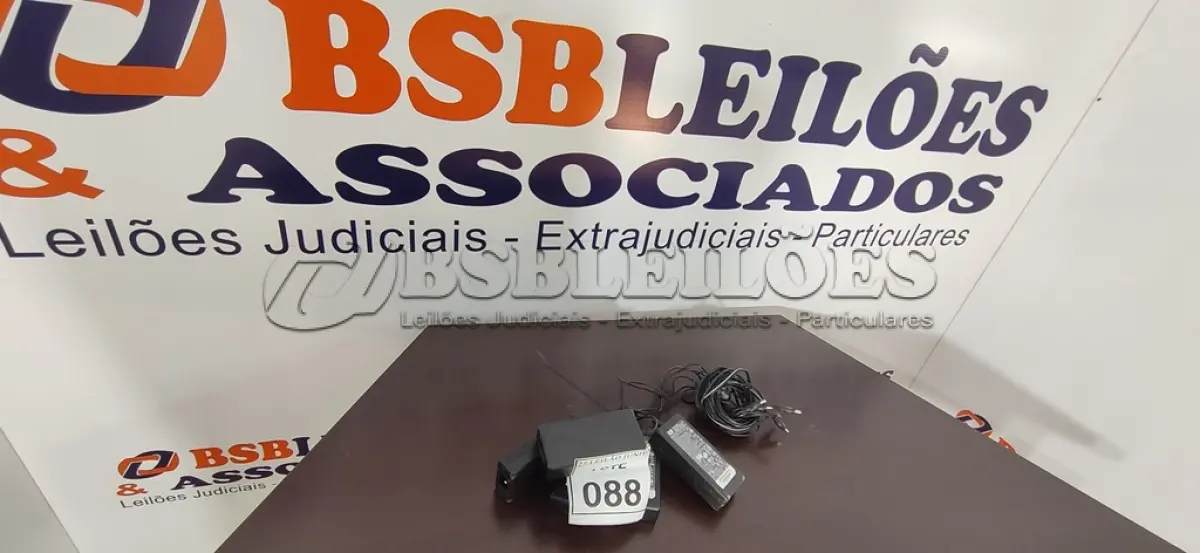 LOTE 088 - 05 FONTES PARA NOTEBOOKS VOLTAGENS DIVERSAS. (NO ESTADO) ATENÇÃO! FAZER A VISITAÇÃO ANTES DE ARREMATAR, NÃO SABEMOS SE FUNCIONA, LEILÃO NÃO TEM GARANTIA E NEM DEVOLUÇÃO, SUJEITO A POSSÍVEIS AVARIAS VISÍVEIS/OCULTAS E/OU AUSÊNCIA DE COMPONENTES.