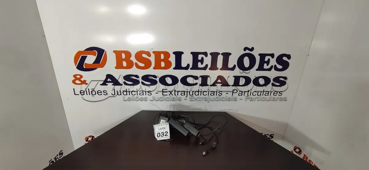 LOTE 032 - 05 FONTES PARA NOTEBOOKS VOLTAGENS DIVERSAS. (NO ESTADO) ATENÇÃO! FAZER A VISITAÇÃO ANTES DE ARREMATAR, NÃO SABEMOS SE FUNCIONA, LEILÃO NÃO TEM GARANTIA E NEM DEVOLUÇÃO, SUJEITO A POSSÍVEIS AVARIAS VISÍVEIS/OCULTAS E/OU AUSÊNCIA DE COMPONENTES.