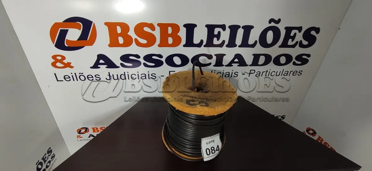 LOTE 084 - 01 ROLO DE FIO COAXIAL. (NO ESTADO) ATENÇÃO! FAZER A VISITAÇÃO ANTES DE ARREMATAR, NÃO SABEMOS SE FUNCIONA, LEILÃO NÃO TEM GARANTIA E NEM DEVOLUÇÃO, SUJEITO A POSSÍVEIS AVARIAS VISÍVEIS/OCULTAS E/OU AUSÊNCIA DE COMPONENTES.