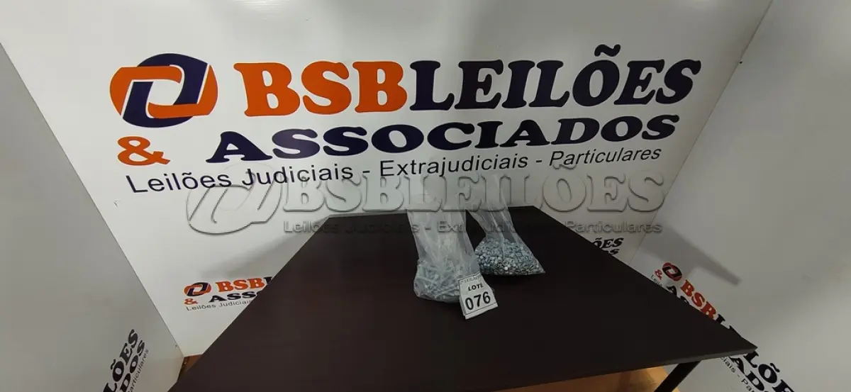 LOTE 076 - 01 LOTE COM GRANDE QUANTIDADE DE PARAFUSOS E PORCAS. (NO ESTADO) ATENÇÃO! FAZER A VISITAÇÃO ANTES DE ARREMATAR, NÃO SABEMOS SE FUNCIONA, LEILÃO NÃO TEM GARANTIA E NEM DEVOLUÇÃO, SUJEITO A POSSÍVEIS AVARIAS VISÍVEIS/OCULTAS E/OU AUSÊNCIA DE COMPONENTES.