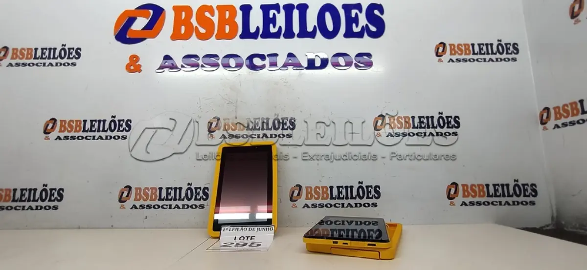 LOTE 295 - 02 TABLETS MARCA CCE. (NO ESTADO) ATENÇÃO! FAZER A VISITAÇÃO ANTES DE ARREMATAR, NÃO SABEMOS SE FUNCIONA, LEILÃO NÃO TEM GARANTIA E NEM DEVOLUÇÃO, SUJEITO A POSSÍVEIS AVARIAS VISÍVEIS/OCULTAS E/OU AUSÊNCIA DE COMPONENTES.