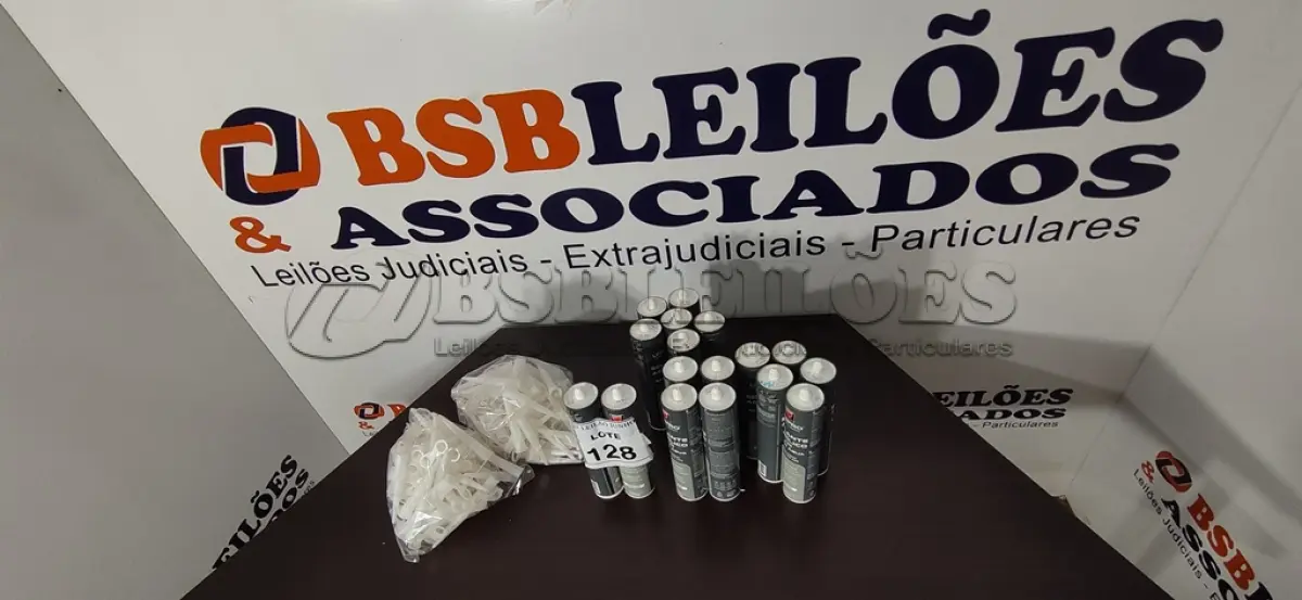 LOTE 128 - 17 SELANTES ACRÍLICOS. (NO ESTADO) ATENÇÃO! FAZER A VISITAÇÃO ANTES DE ARREMATAR, NÃO SABEMOS SE FUNCIONA, LEILÃO NÃO TEM GARANTIA E NEM DEVOLUÇÃO, SUJEITO A POSSÍVEIS AVARIAS VISÍVEIS/OCULTAS E/OU AUSÊNCIA DE COMPONENTES.