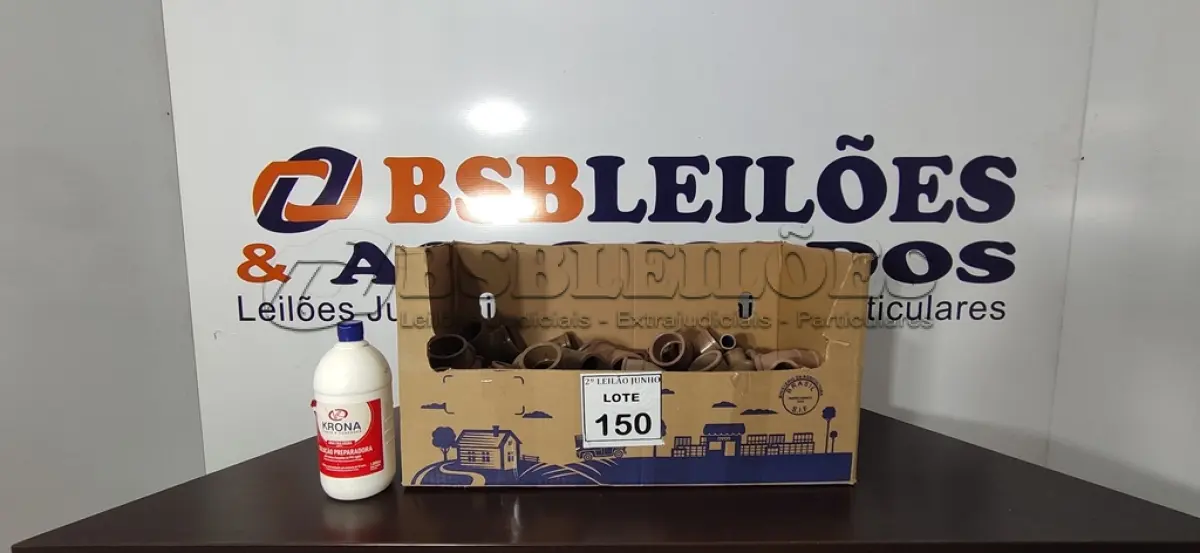 LOTE 150 - 01 LOTE COM GRANDE QUANTIDADE DE CONEXÕES HIDRÁULICAS DE MEDIDAS DIVERSAS E 01 COLA DE TUBO HIDRÁULICO. (NO ESTADO) ATENÇÃO! FAZER A VISITAÇÃO ANTES DE ARREMATAR, NÃO SABEMOS SE FUNCIONA, LEILÃO NÃO TEM GARANTIA E NEM DEVOLUÇÃO, SUJEITO A POSSÍVEIS AVARIAS VISÍVEIS/OCULTAS E/OU AUSÊNCIA DE COMPONENTES.