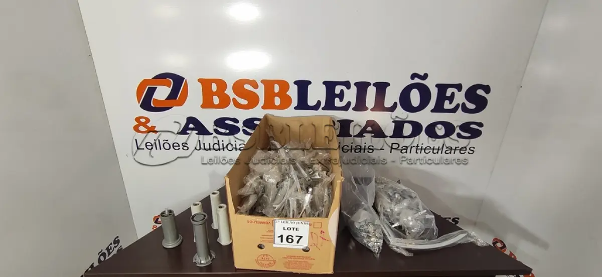 LOTE 167 - 01 LOTE COM GRANDE QUANTIDADE DE ACESSÓRIOS DIVERSOS PARA MÓVEIS. (NO ESTADO) ATENÇÃO! FAZER A VISITAÇÃO ANTES DE ARREMATAR, NÃO SABEMOS SE FUNCIONA, LEILÃO NÃO TEM GARANTIA E NEM DEVOLUÇÃO, SUJEITO A POSSÍVEIS AVARIAS VISÍVEIS/OCULTAS E/OU AUSÊNCIA DE COMPONENTES.